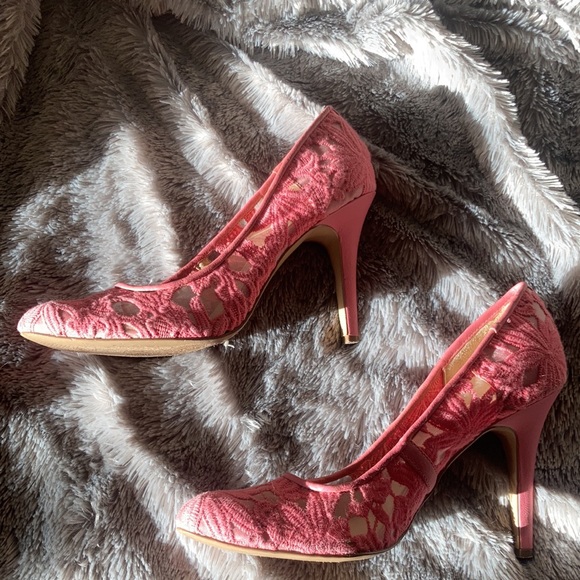 Jessica Simpson pink heels - Picture 3 of 4